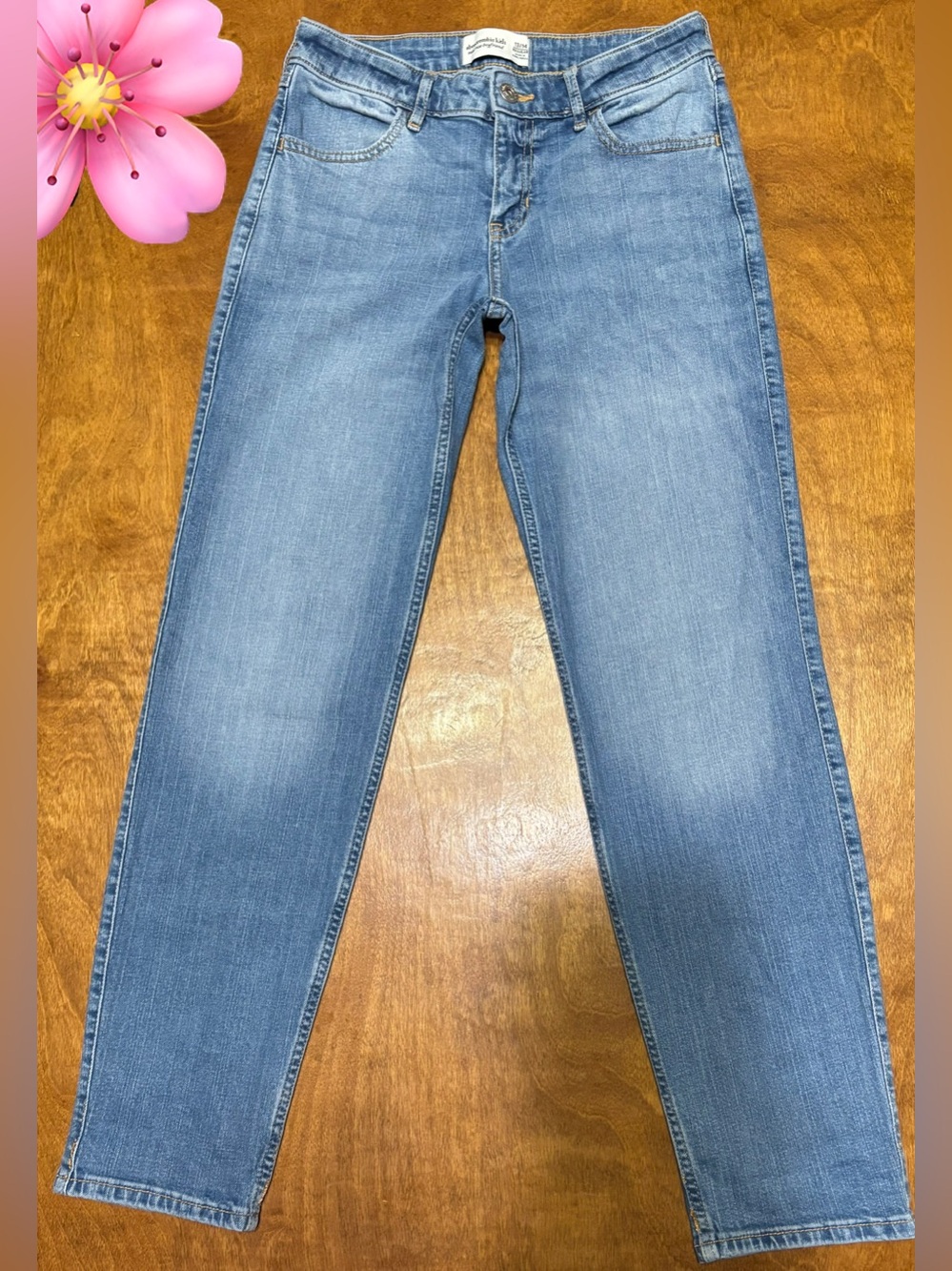 Girl’s Abercrombie Kids light wash blue mid rise boyfriend jeans EUC